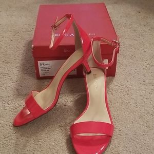 Enzo Angiolino Kitten Heels in cute color!